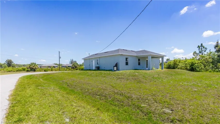 423 Yolanda St, Lehigh Acres, Florida 33972