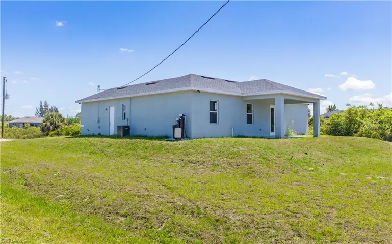 423 Yolanda St, Lehigh Acres, Florida 33972
