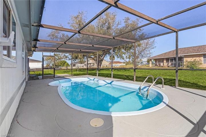 2605 NW 9th ST, CAPE CORAL FL 33993