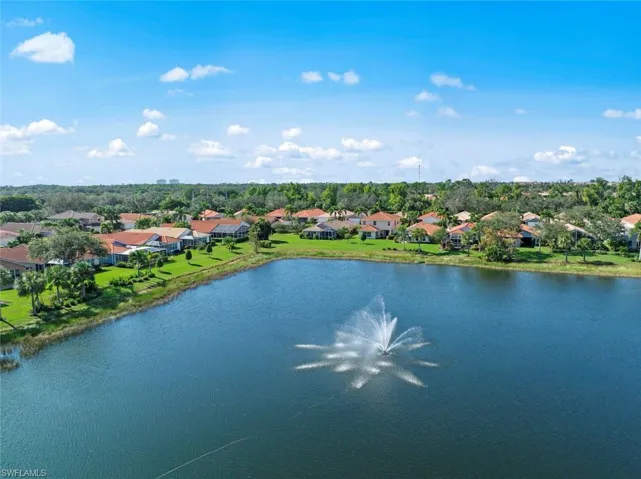 Sparkling blue lake right in the back yard!