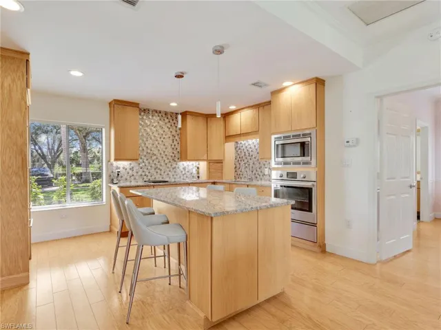 401  Arbor Lake  DR, Naples, FL 34110