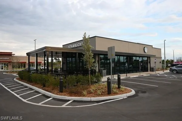 Starbucks located near 31 and Cypress Parkway