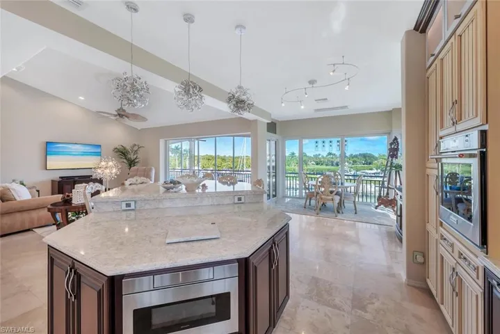 Oversized island great for sharing