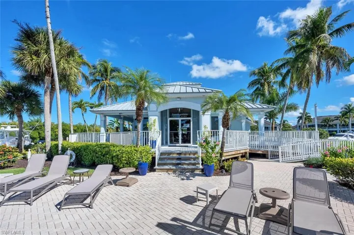 Yacht Club Marina