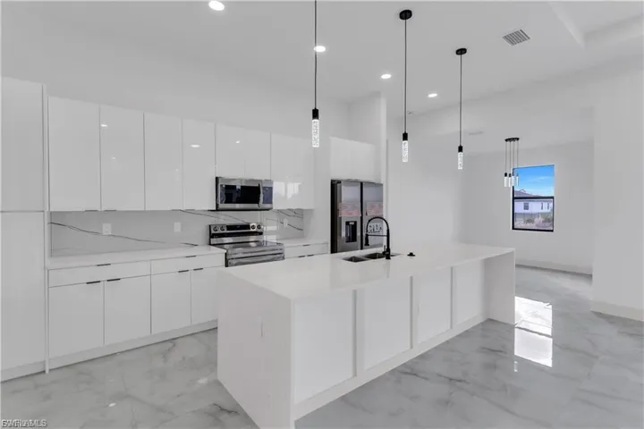 803 Pine Ave, Lehigh Acres, Florida 33972