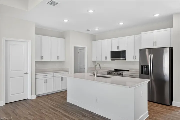 3074 Nw 4th Ave, Cape Coral, Florida 33993