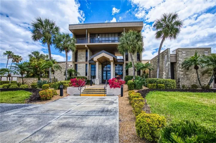 7402 Lake Breeze Dr 306, Fort Myers, Florida 33907