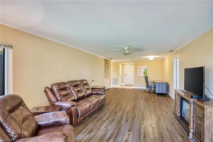 7402 Lake Breeze Dr 306, Fort Myers, Florida 33907