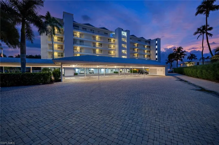 2121  Gulf Shore N BLVD, Naples, FL 34102