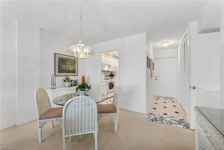 2121  Gulf Shore N BLVD, Naples, FL 34102