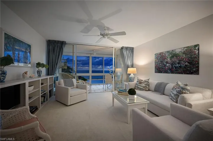 2121  Gulf Shore N BLVD, Naples, FL 34102