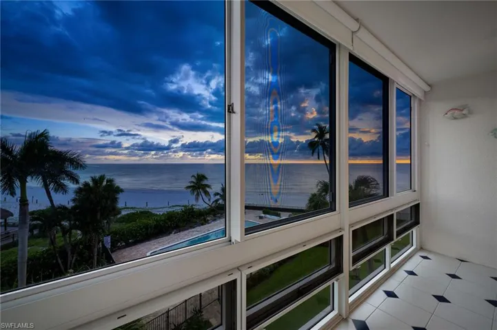 2121  Gulf Shore N BLVD, Naples, FL 34102