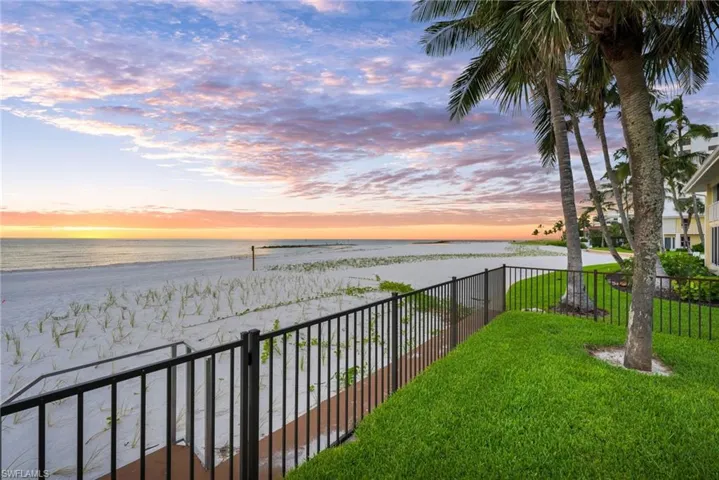2121  Gulf Shore N BLVD, Naples, FL 34102