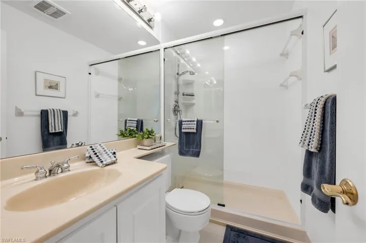 2121  Gulf Shore N BLVD, Naples, FL 34102