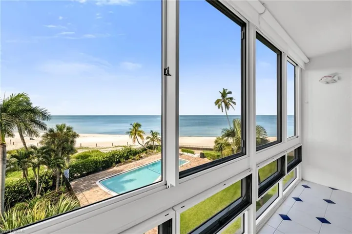 2121  Gulf Shore N BLVD, Naples, FL 34102