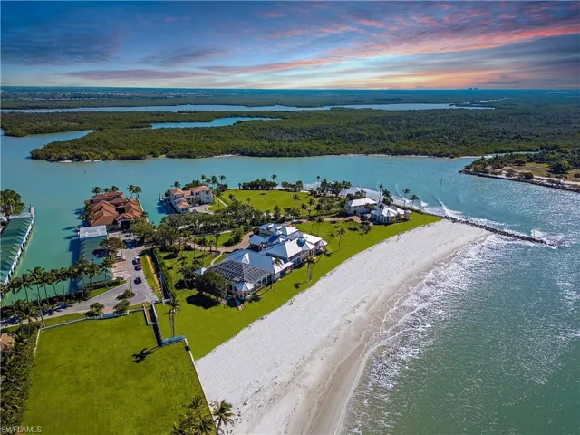 100 & 104 Bay Rd, Naples, Florida 34102