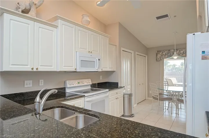 8570  Cedar Hammock  CIR, Naples, FL 34112