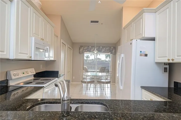 8570  Cedar Hammock  CIR, Naples, FL 34112
