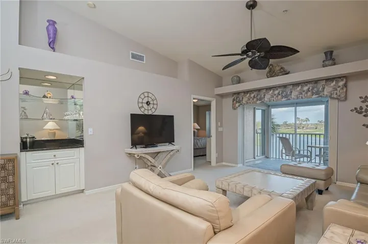 8570  Cedar Hammock  CIR, Naples, FL 34112