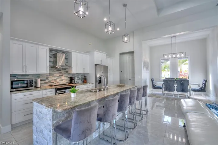 225 Nw 1st St, Cape Coral, Florida 33993