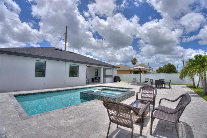 225 Nw 1st St, Cape Coral, Florida 33993