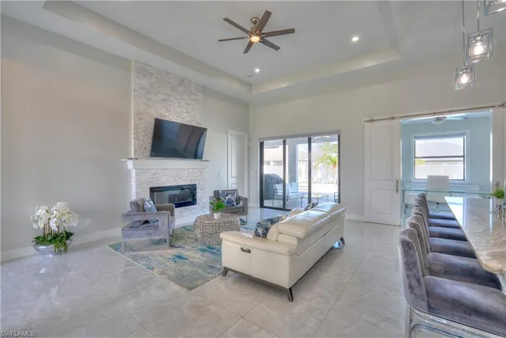 225 Nw 1st St, Cape Coral, Florida 33993