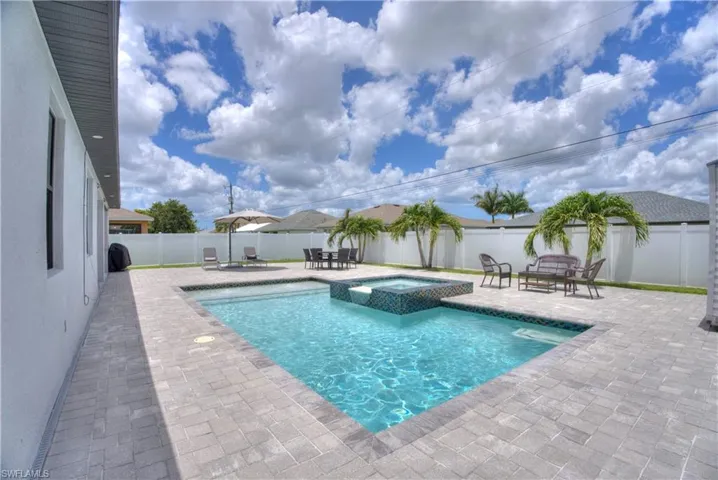 225 Nw 1st St, Cape Coral, Florida 33993