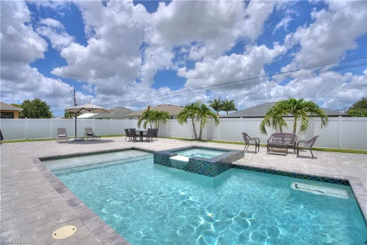 225 Nw 1st St, Cape Coral, Florida 33993