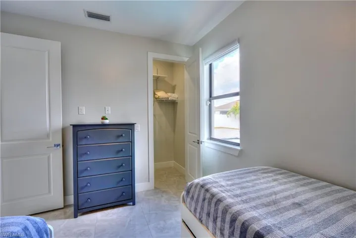 225 Nw 1st St, Cape Coral, Florida 33993