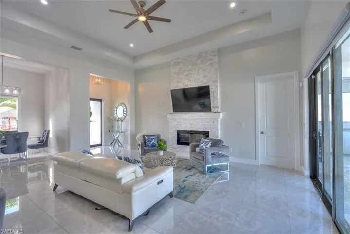 225 Nw 1st St, Cape Coral, Florida 33993
