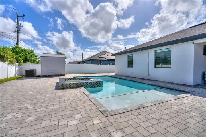 225 Nw 1st St, Cape Coral, Florida 33993