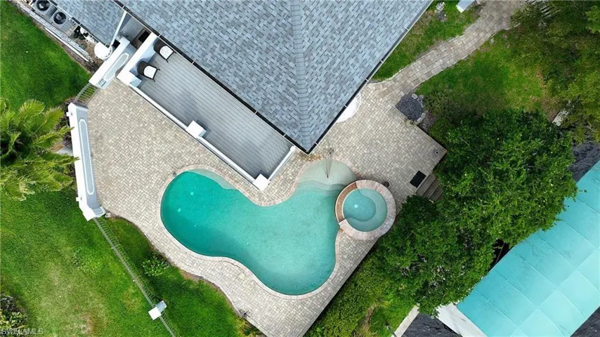 Bird's eye view of a pool area