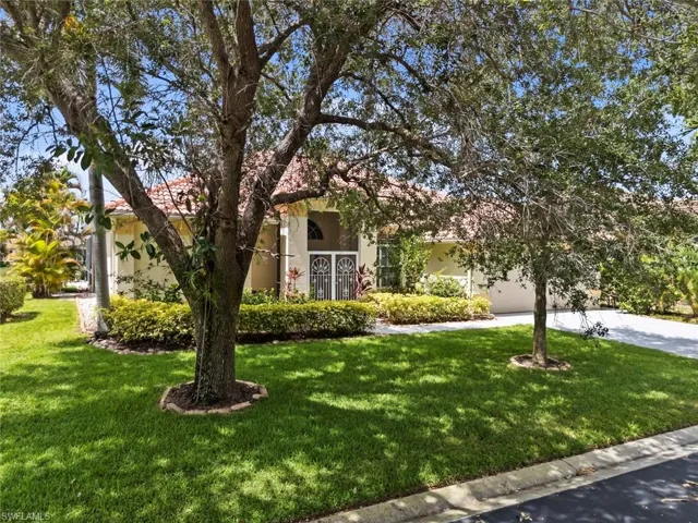 7538 Citrus Hill Ln, Naples, Florida 34109