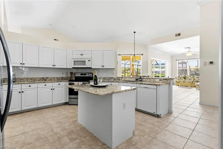 7538 Citrus Hill Ln, Naples, Florida 34109