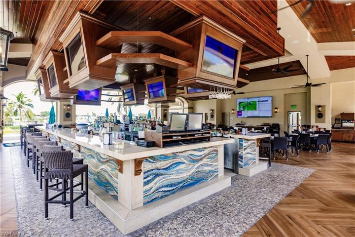 Sunset Grill bar