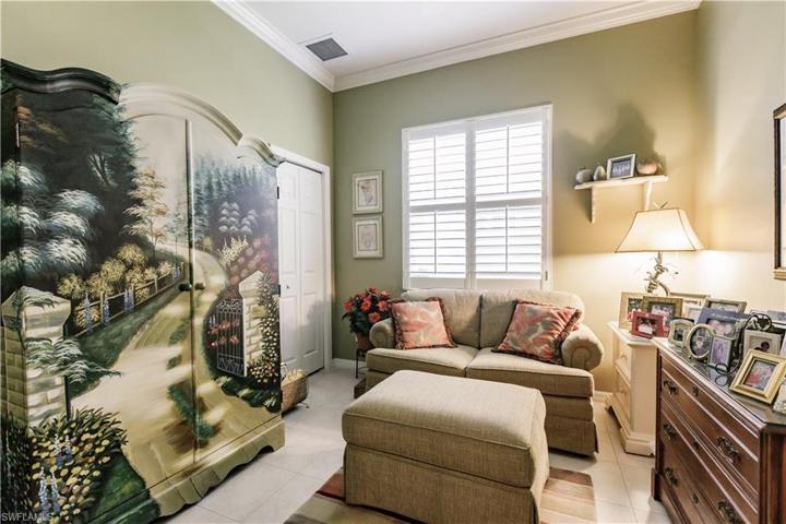 Den with walk-in closet