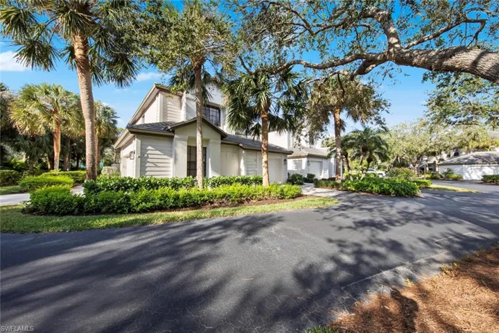 Lovely neighborhood close to parks and club amenities