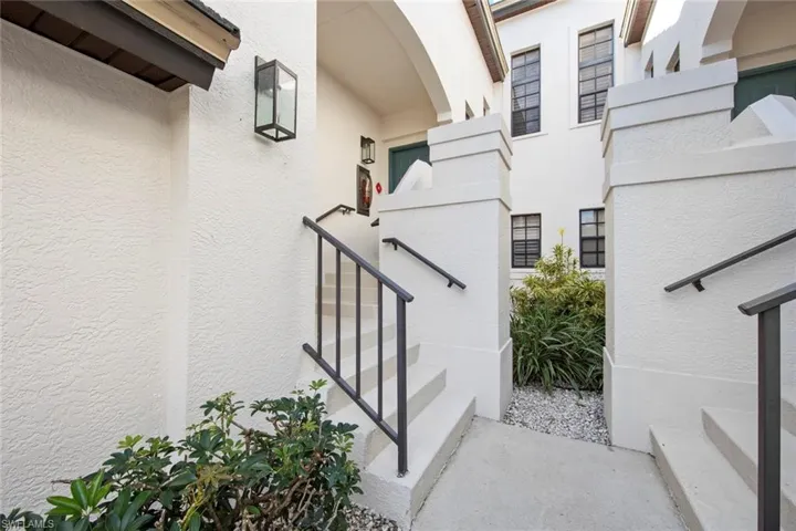 Private entry to welcome guests