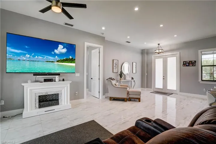 2661 43rd Ave Ne, Naples, Florida 34120