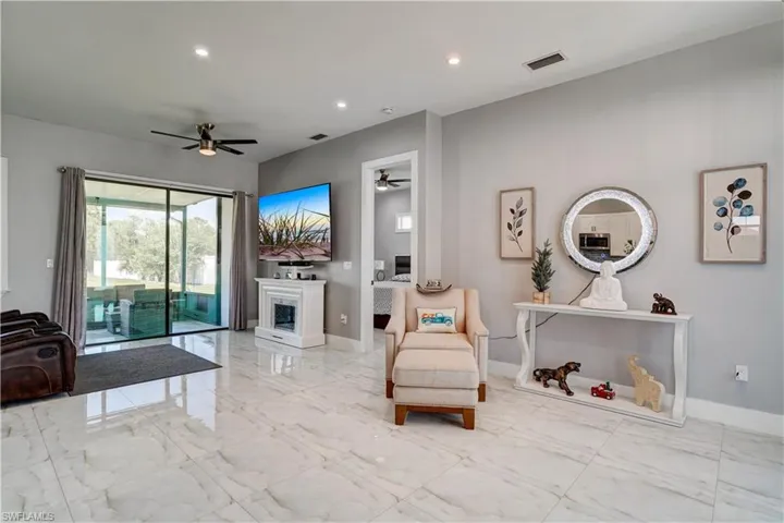2661 43rd Ave Ne, Naples, Florida 34120