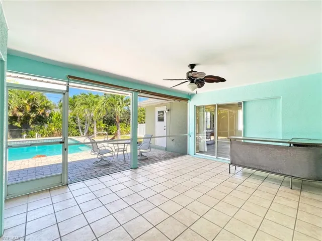 View of terrace with ceiling fan