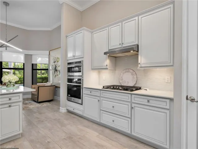 2227 Somerset Pl, Naples, Florida 34120