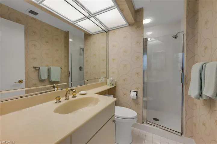 4951  Gulf Shore N BLVD, Naples, FL 34103