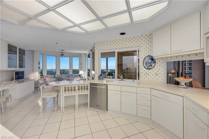4951  Gulf Shore N BLVD, Naples, FL 34103