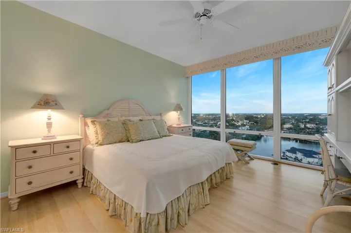 4951  Gulf Shore N BLVD, Naples, FL 34103