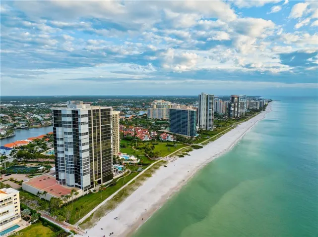 4951  Gulf Shore N BLVD, Naples, FL 34103
