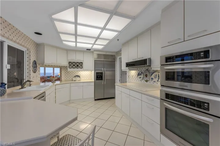 4951  Gulf Shore N BLVD, Naples, FL 34103