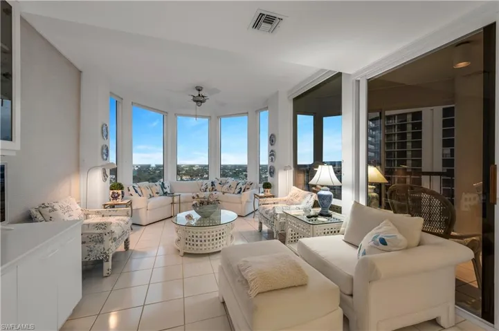 4951  Gulf Shore N BLVD, Naples, FL 34103