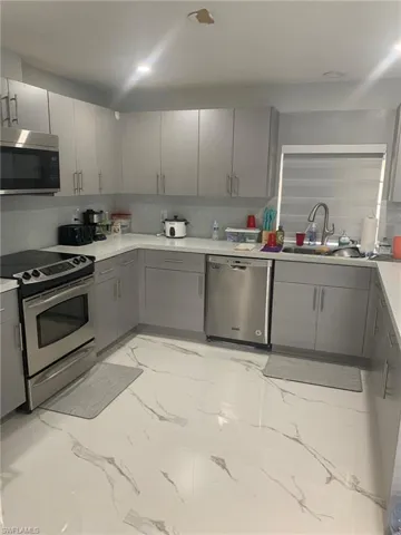 2214 Se 14th Ter, Cape Coral, Florida 33990