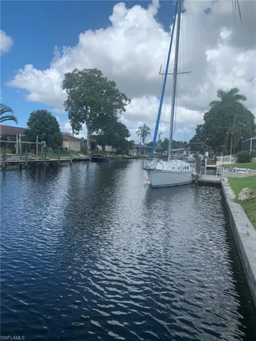2214 Se 14th Ter, Cape Coral, Florida 33990